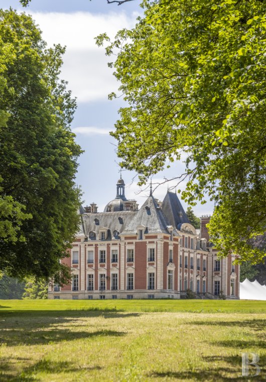 A vast family château on 250 hectares of land in the Nièvre department, between Sancerre and Clamecy  - photo  n°2